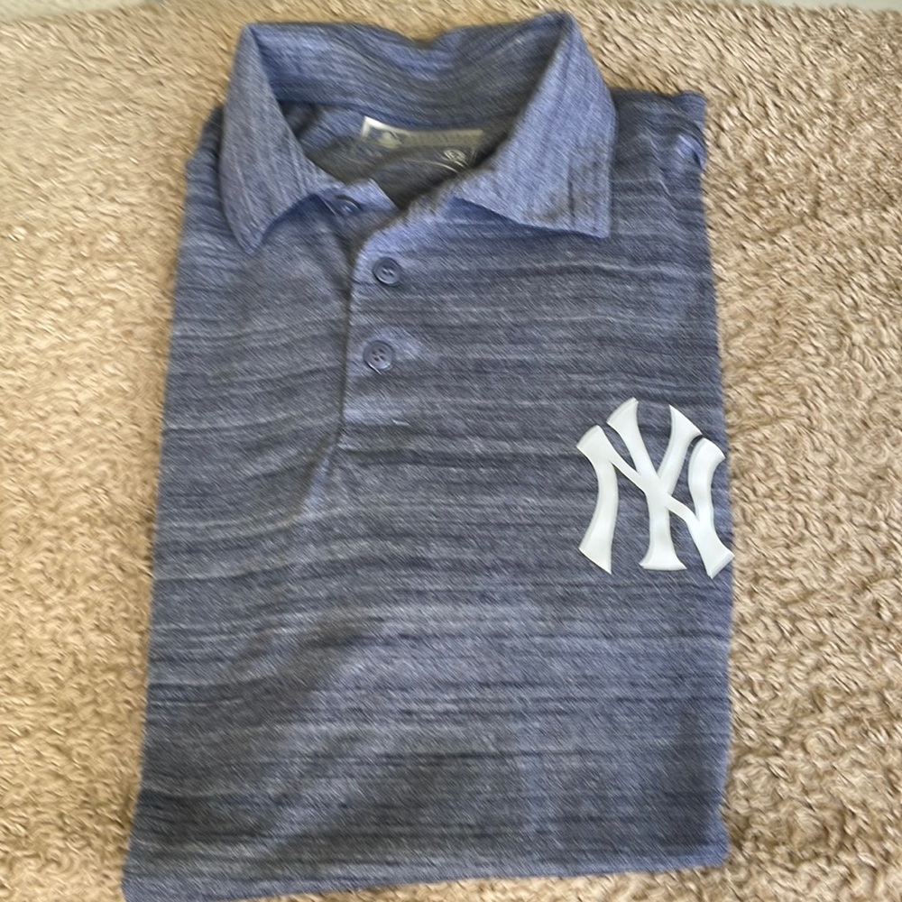 Men’s NY Yankee short sleeve shirt